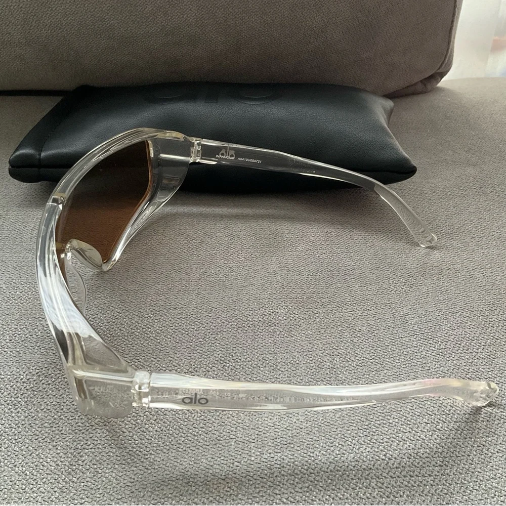 Alo Yoga Infamous Sunglasses Chrome Shiny/Clear